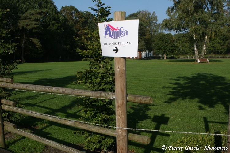 Amika CD-voorstelling op het domein van St. Hubert Horse & Country Club, Kapellen